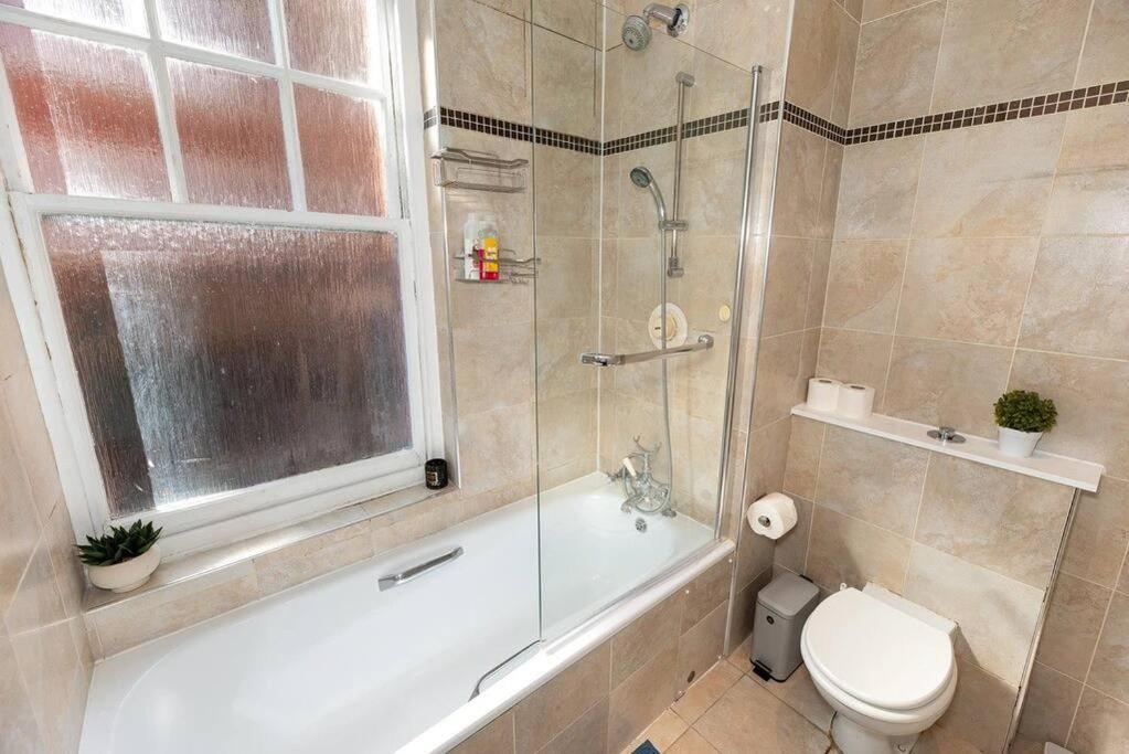 Discover London Central 2 Bedroom In Kensington Exteriör bild