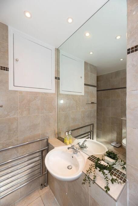 Discover London Central 2 Bedroom In Kensington Exteriör bild